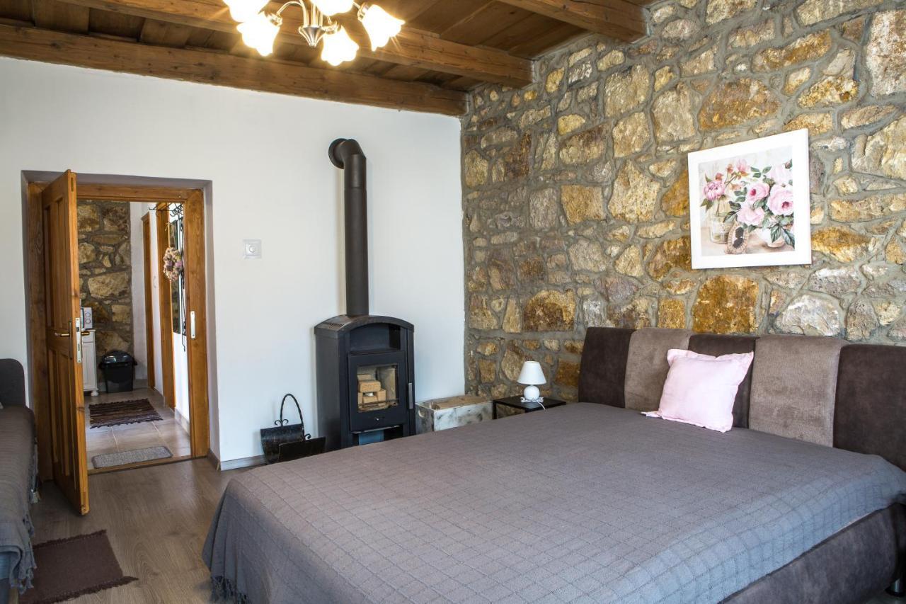 Tokaj Hill Panorama Guesthouse เซเรนช์ ภายนอก รูปภาพ