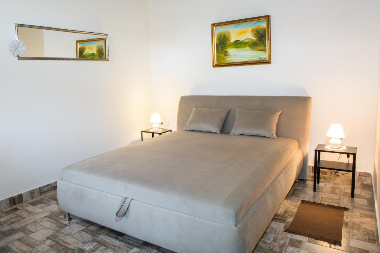 Tokaj Hill Panorama Guesthouse เซเรนช์ ภายนอก รูปภาพ