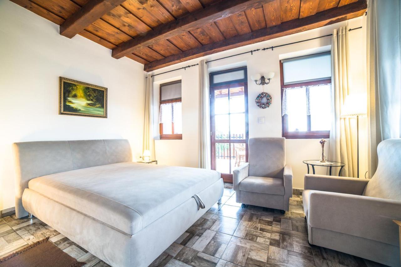 Tokaj Hill Panorama Guesthouse เซเรนช์ ภายนอก รูปภาพ