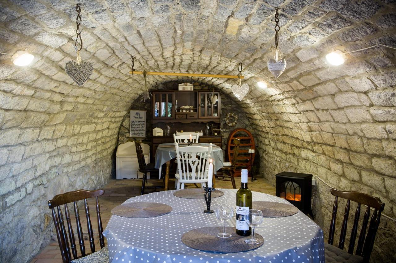 Tokaj Hill Panorama Guesthouse เซเรนช์ ภายนอก รูปภาพ