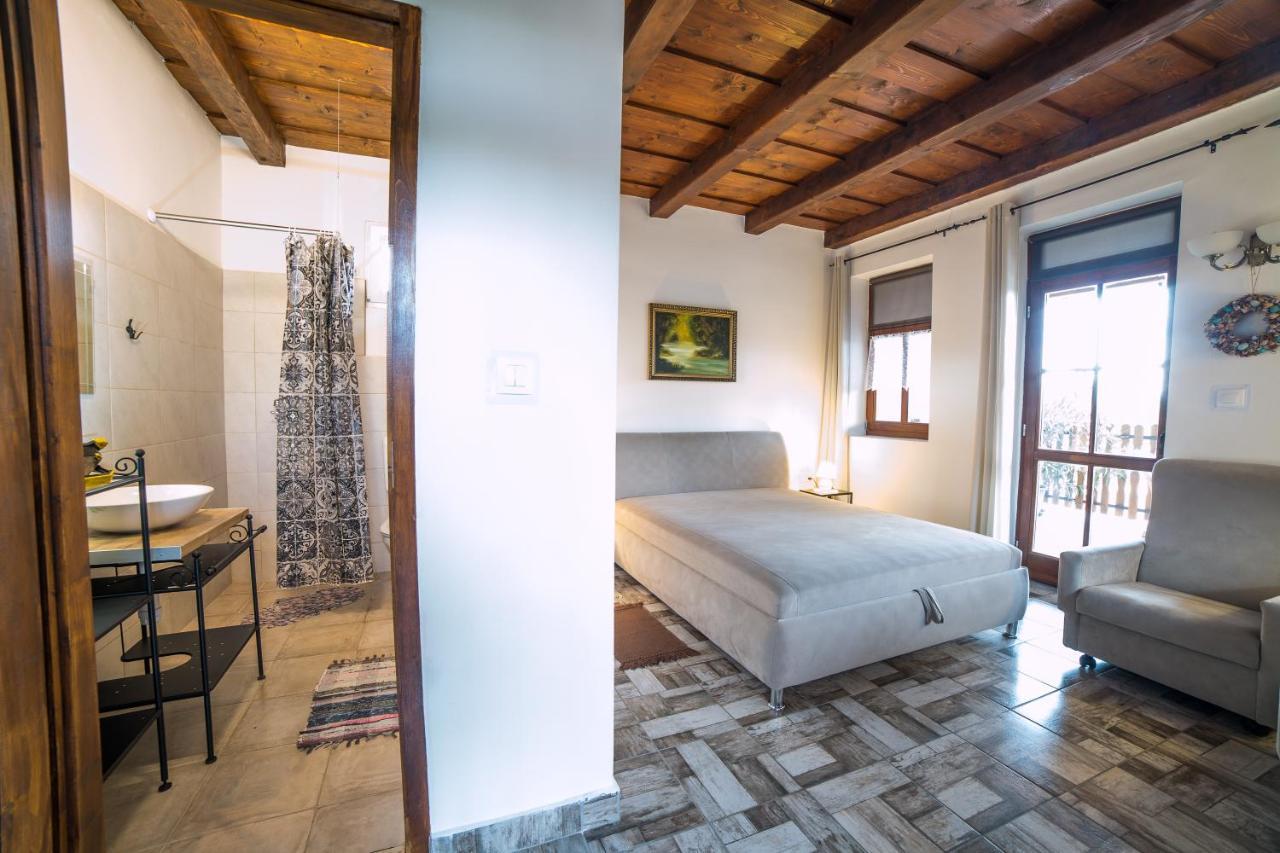 Tokaj Hill Panorama Guesthouse เซเรนช์ ภายนอก รูปภาพ