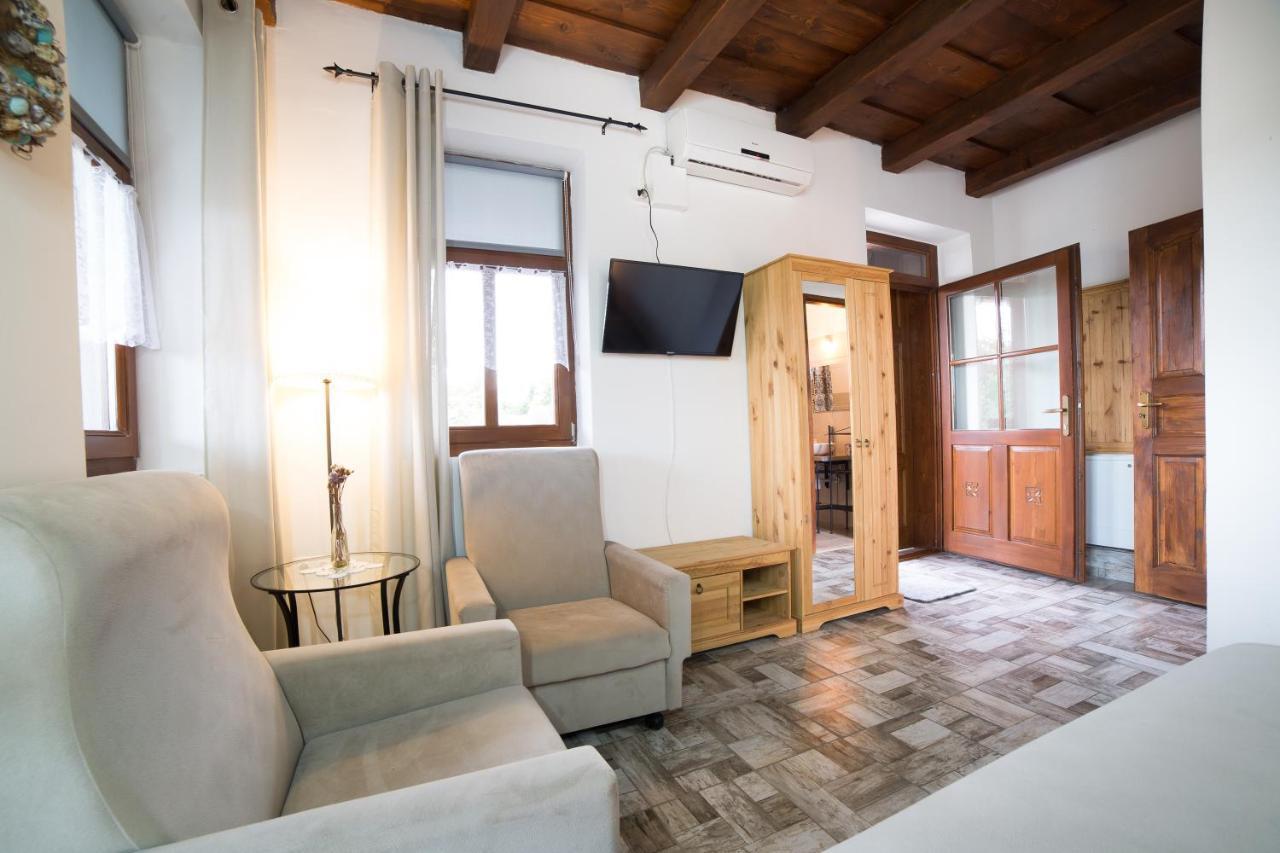 Tokaj Hill Panorama Guesthouse เซเรนช์ ภายนอก รูปภาพ