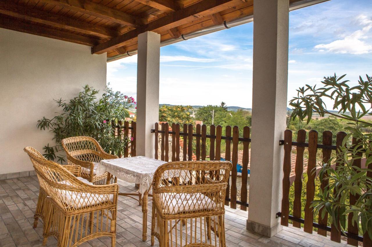 Tokaj Hill Panorama Guesthouse เซเรนช์ ภายนอก รูปภาพ