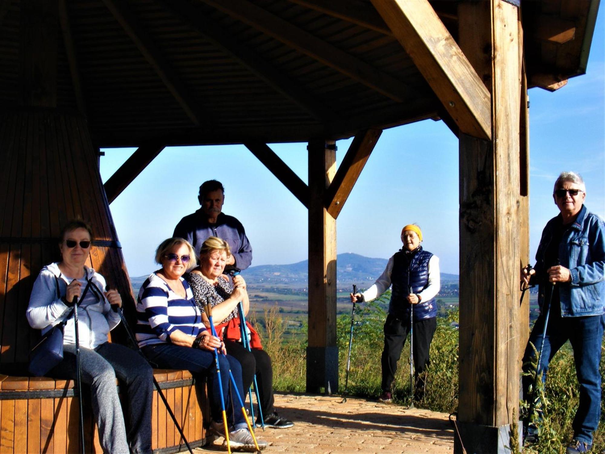 Tokaj Hill Panorama Guesthouse เซเรนช์ ภายนอก รูปภาพ